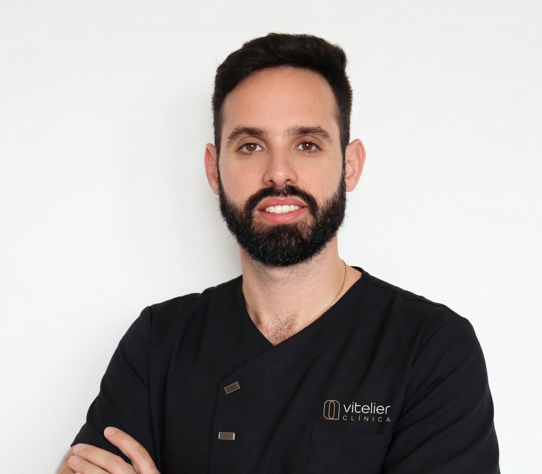 Antonio Maté de Haro, especialista en implantes dentales en Coín - Vitelier Clínica Dental