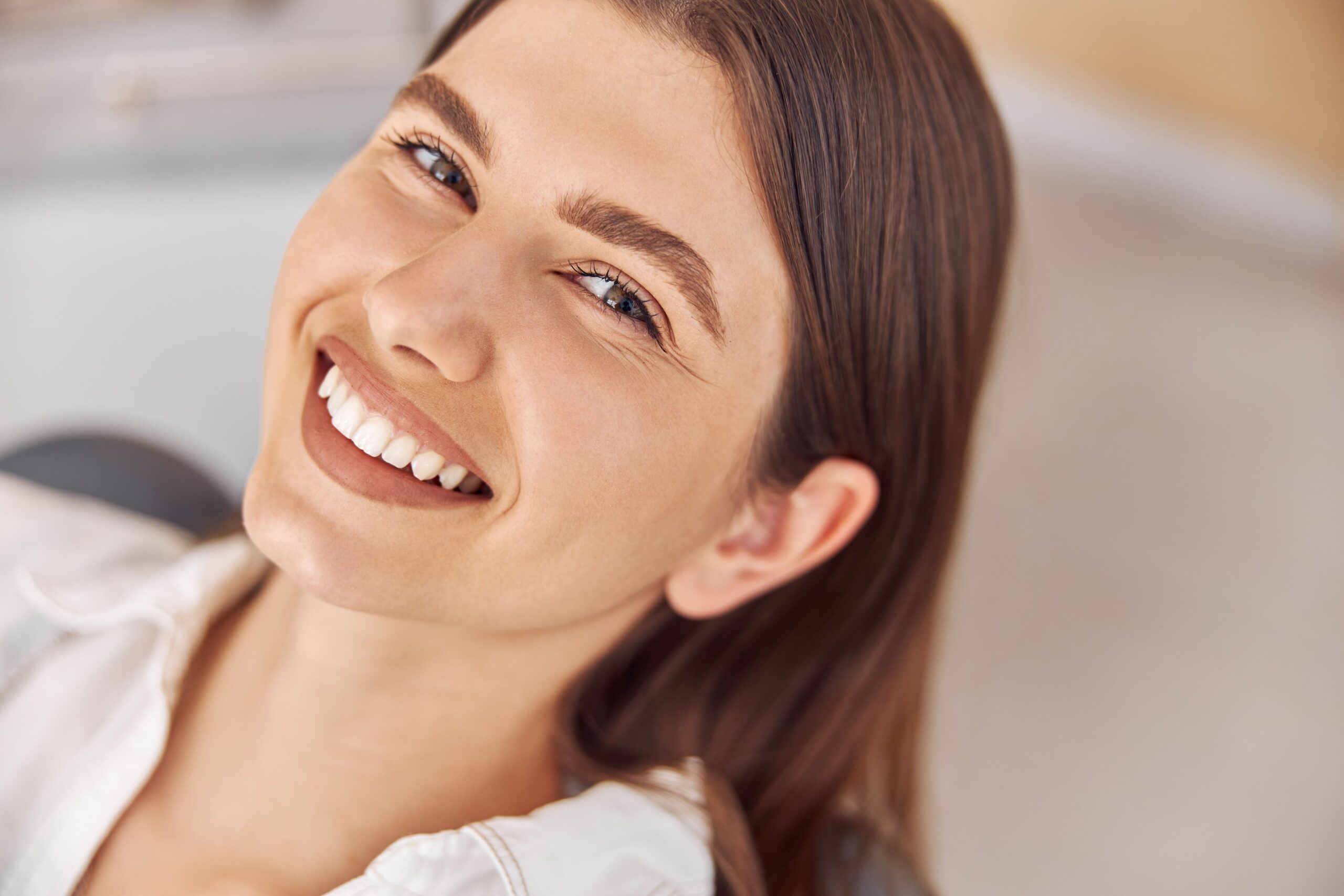 carillas dentales de composite o porcelana en la clinica dental vitelier en coin